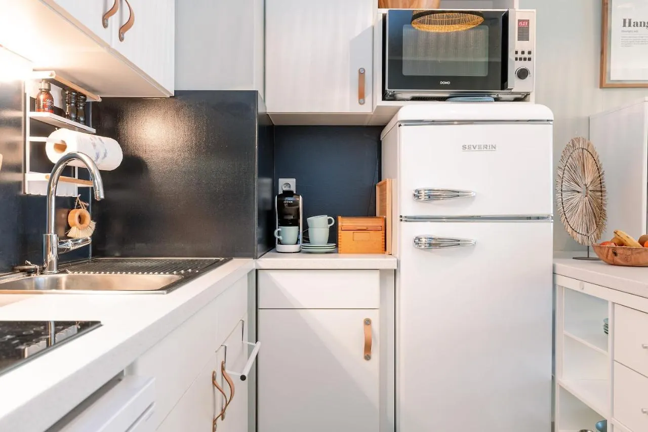 B At C - A Trendy Flat With A Vintage Feel, Outdoor Swimming Pool And Lateral Sea View! Ostend